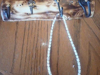 Rustic Wooden Wall-Mounted for your neck chains or keys