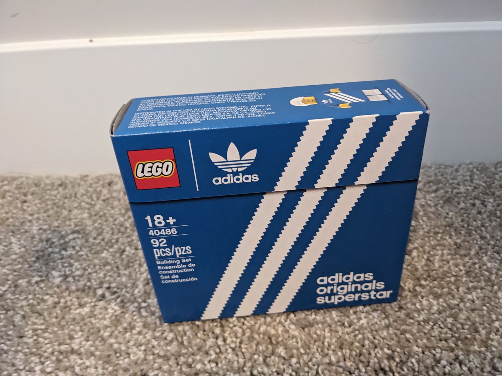 Sealed LEGO 40486 Adidas Originals Superstar