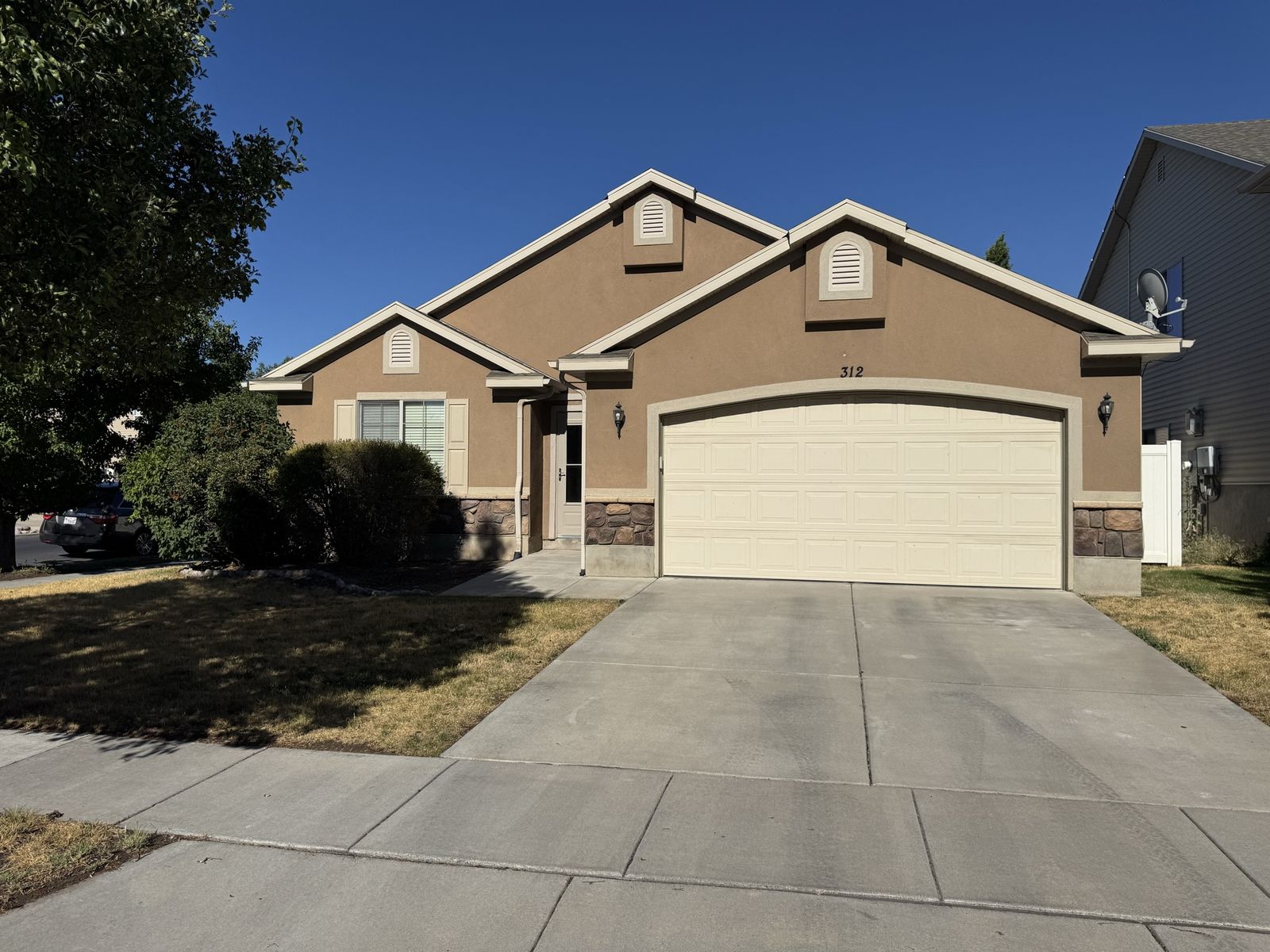 3bed 2bath home in Foxboro for rent