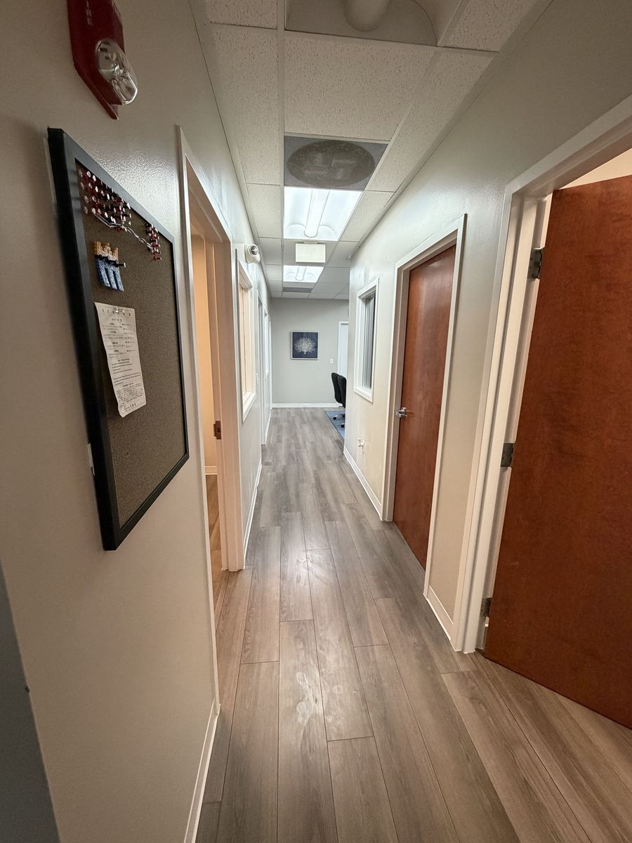 Main image 6