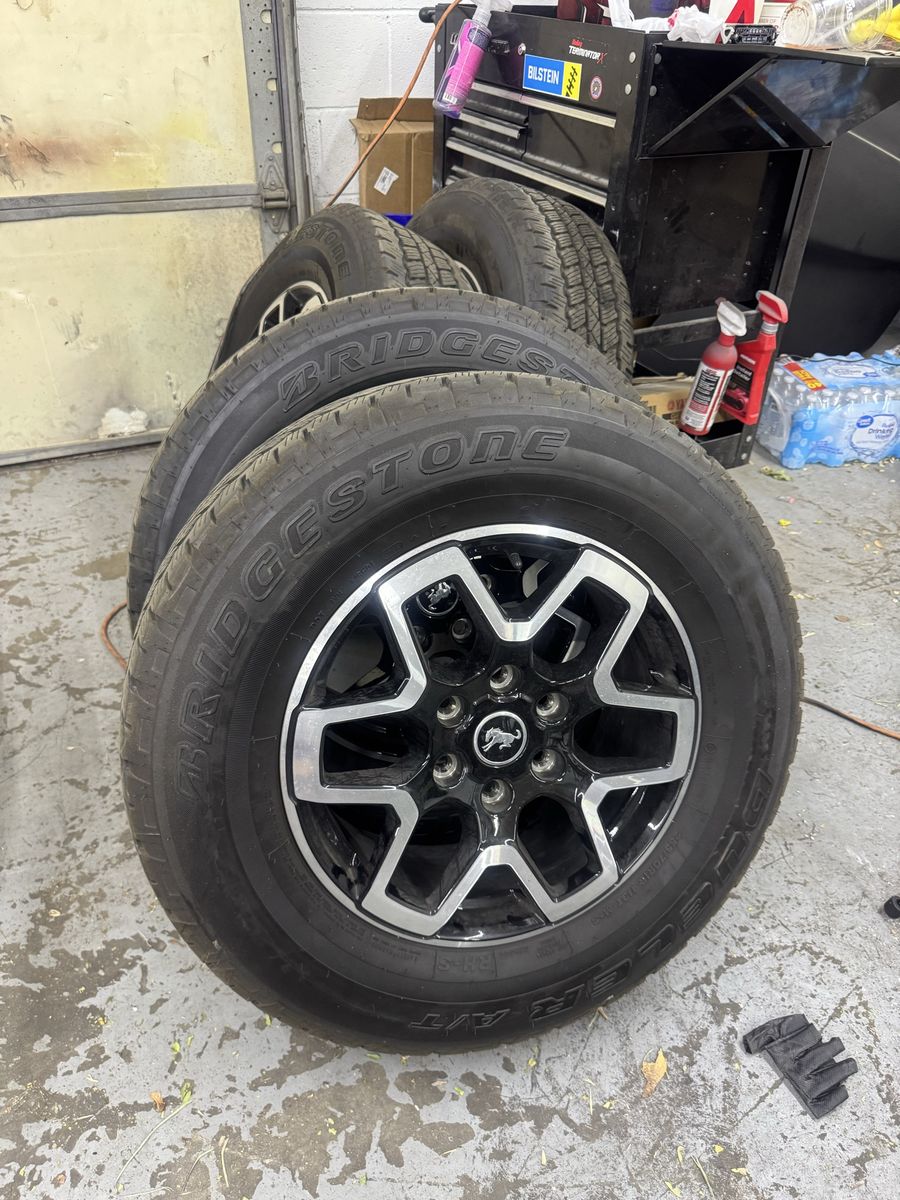 255/70R18 Ford Bronco take off wheels and tires