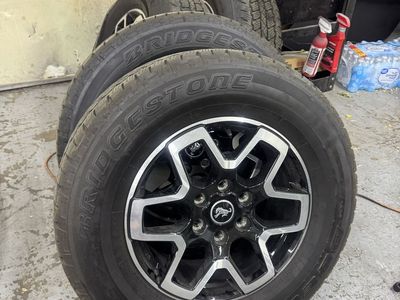 255/70R18 Ford Bronco take off wheels and tires