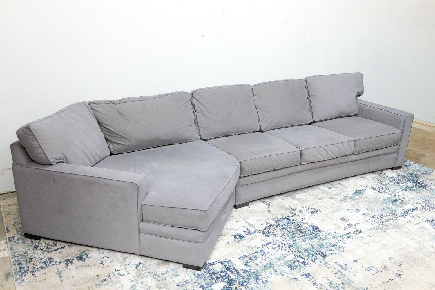 Comfortable Gray Sectional Sofa with Chaise Lounge