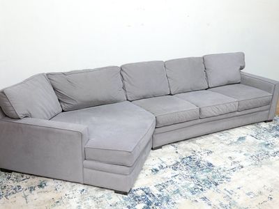 Comfortable Gray Sectional Sofa with Chaise Lounge