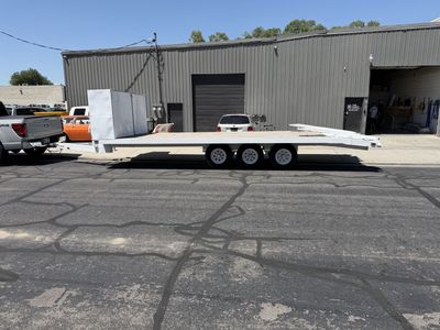 Custom flat bed 18’ trailer