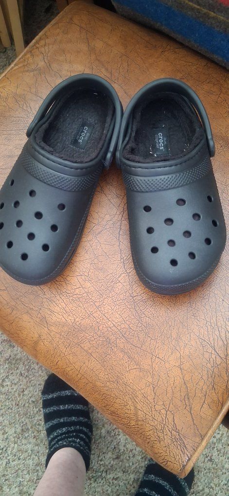 Crocs Black Lined Clogs Shoes Men's Size 9 M / Women's Size 8