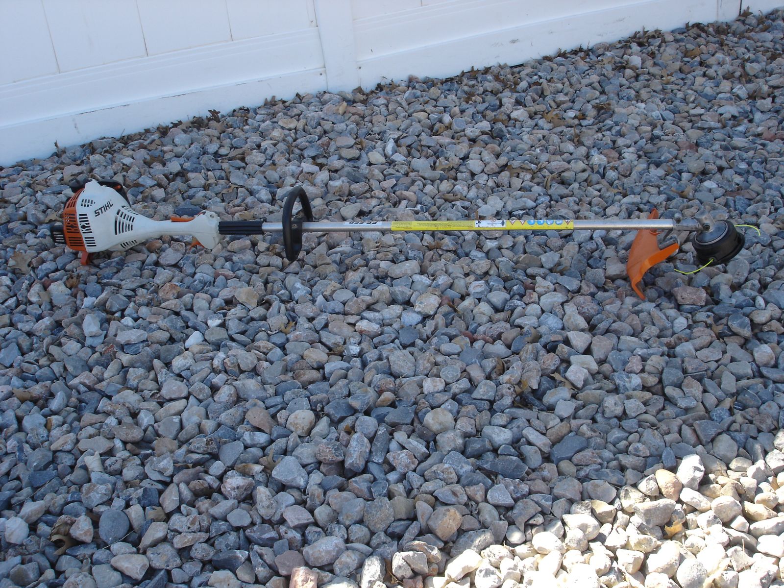 STIHL FS 55R straight shaft weed eater! Built tough and runs great—reliable trimmer!