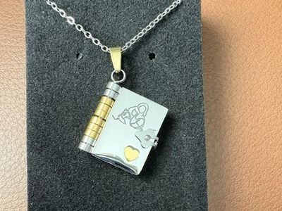 Lovely "To Granddaughter from Grandmother" Necklace