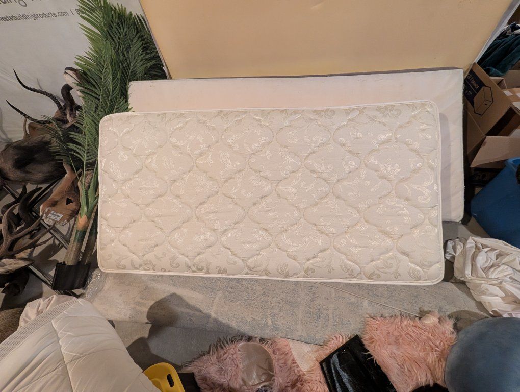 Twin Mattress brand Spring Air