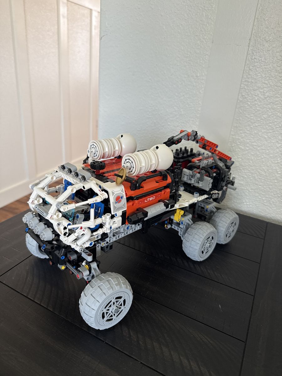 Main image 3