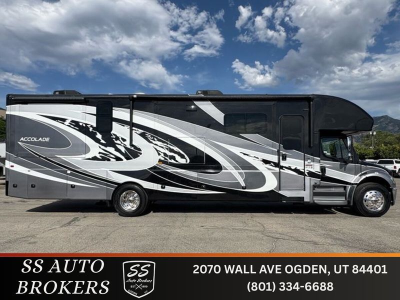 2021 Entegra Coach Accolade 37TS