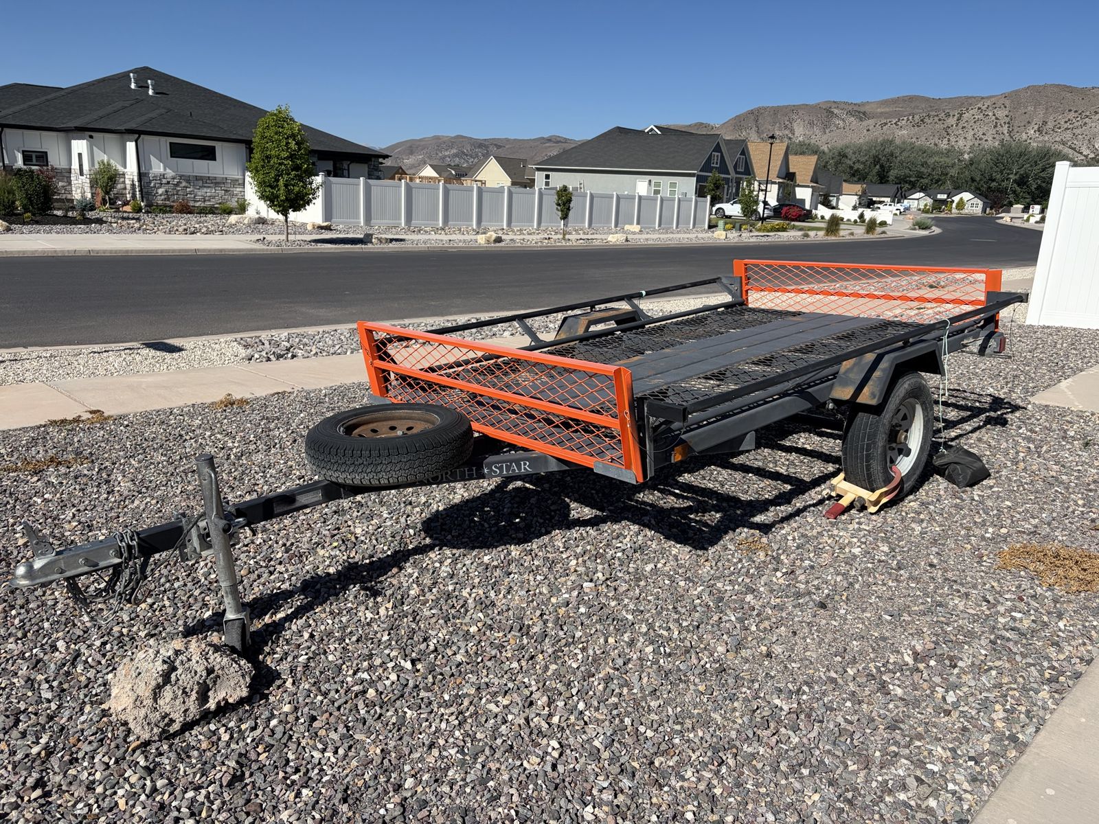 Custom Trailer 9x5 - powder coated ramps!