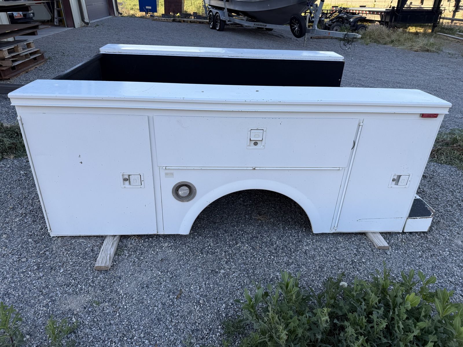 Service truck bed