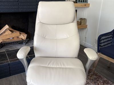 Vegan Leather Ivory Executive Office Chair