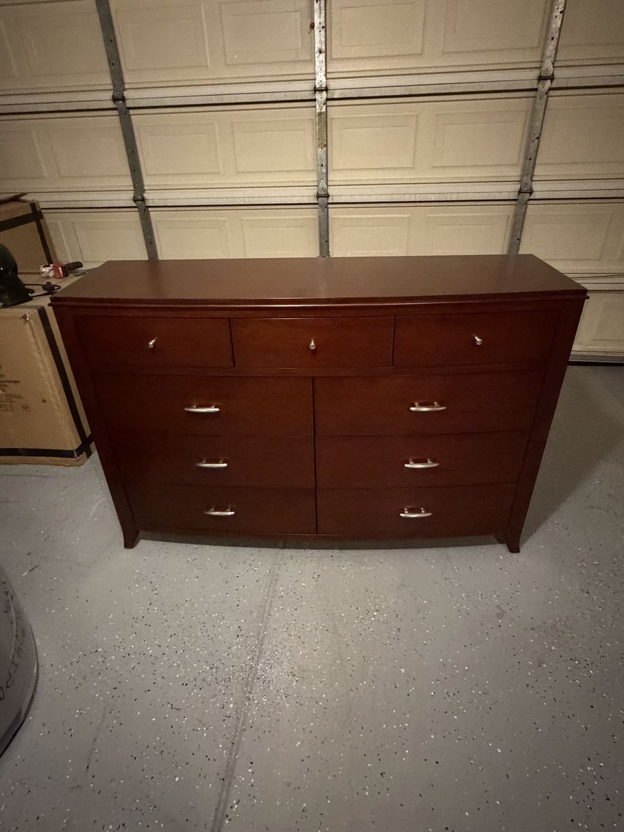 Brighton Nine-Drawer Dresser In Cinnamon Like New, Perfect Condition