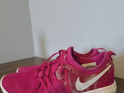 Nike Women's Wmns Free TR 7