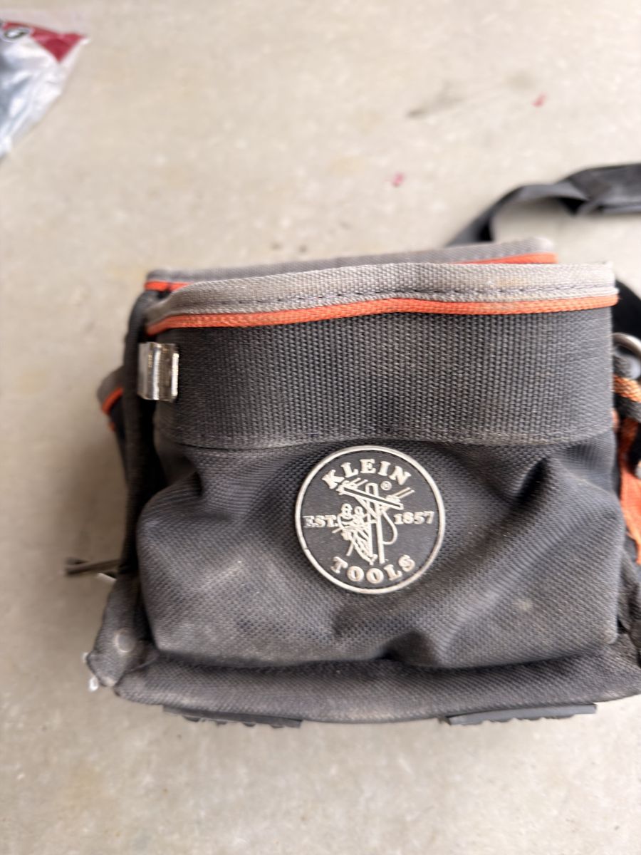 Klein Tools 5183P Multi-Purpose Tool Pouch Organizer Bag with Metal Clip