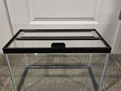 Nano Tank, 5.5 Gallon- includes a glass lid
