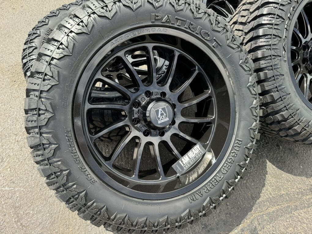 22x10 Axe 8 Lug 8x6.5 35x12.50R22 Patriot R/T