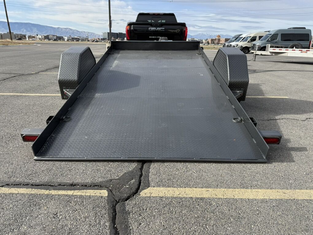 Diamond C Steel Deck Tilt Trailer, Scissor Lift