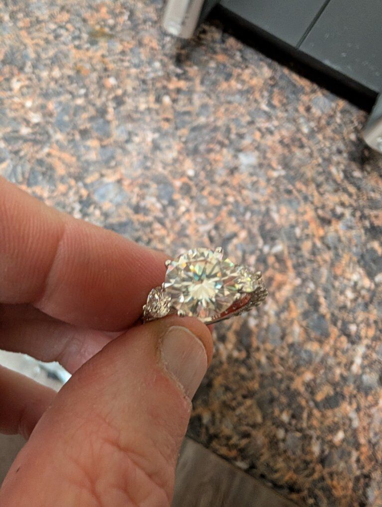 5 k moissanite sterling silver ring 8 or 9