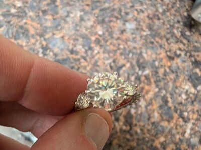 5 k moissanite sterling silver ring 8 or 9