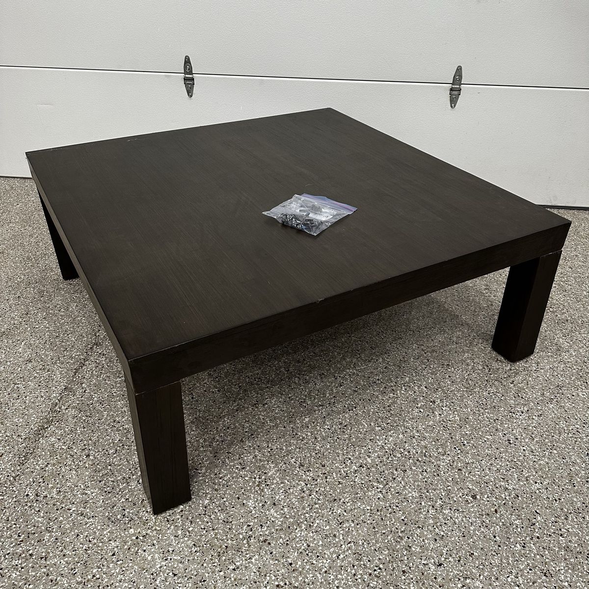 4’x4’x18.5” table on casters