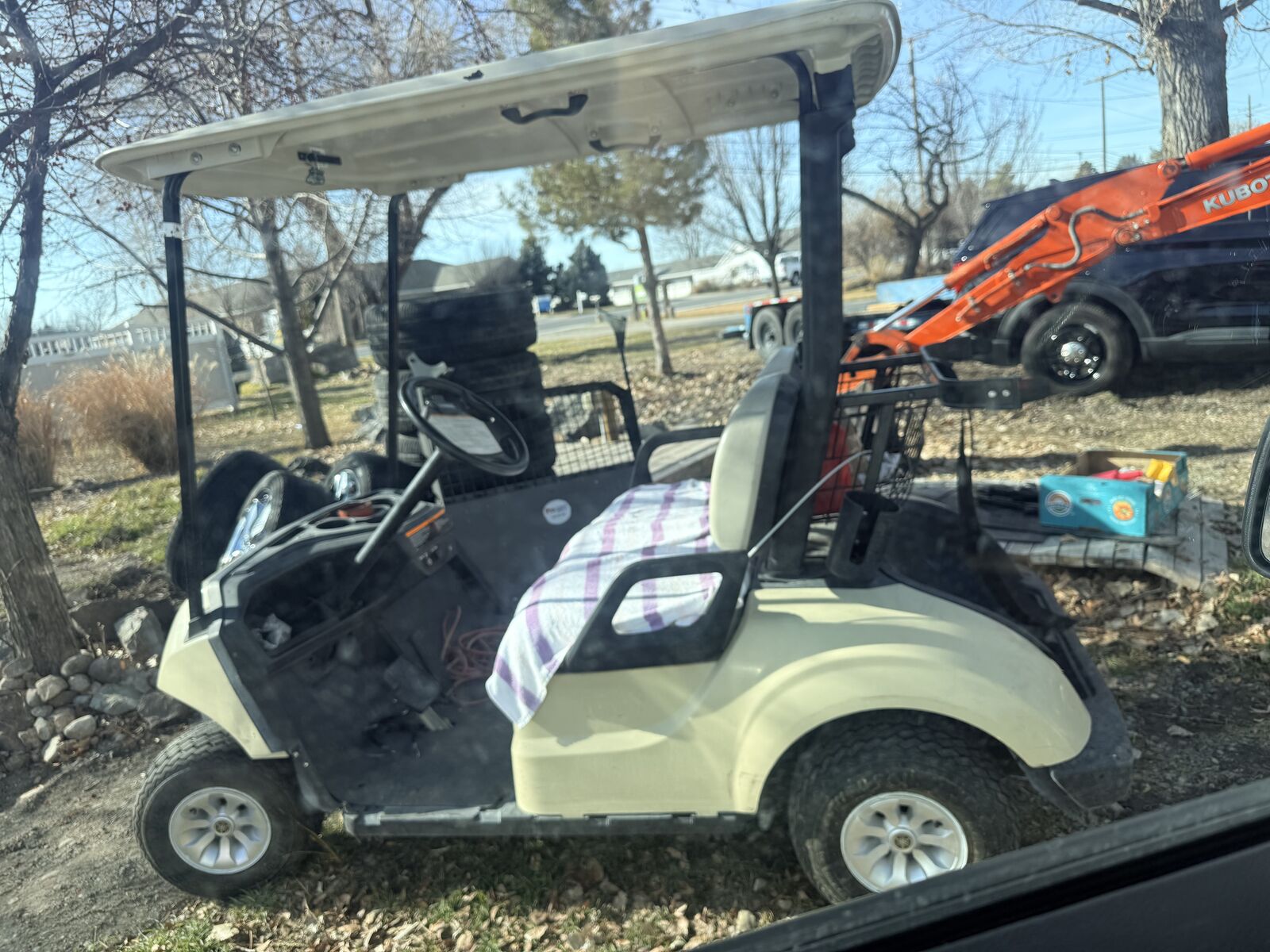 2024 Yamaha Golf Cart 48v Electric New Batteries and Charger Included