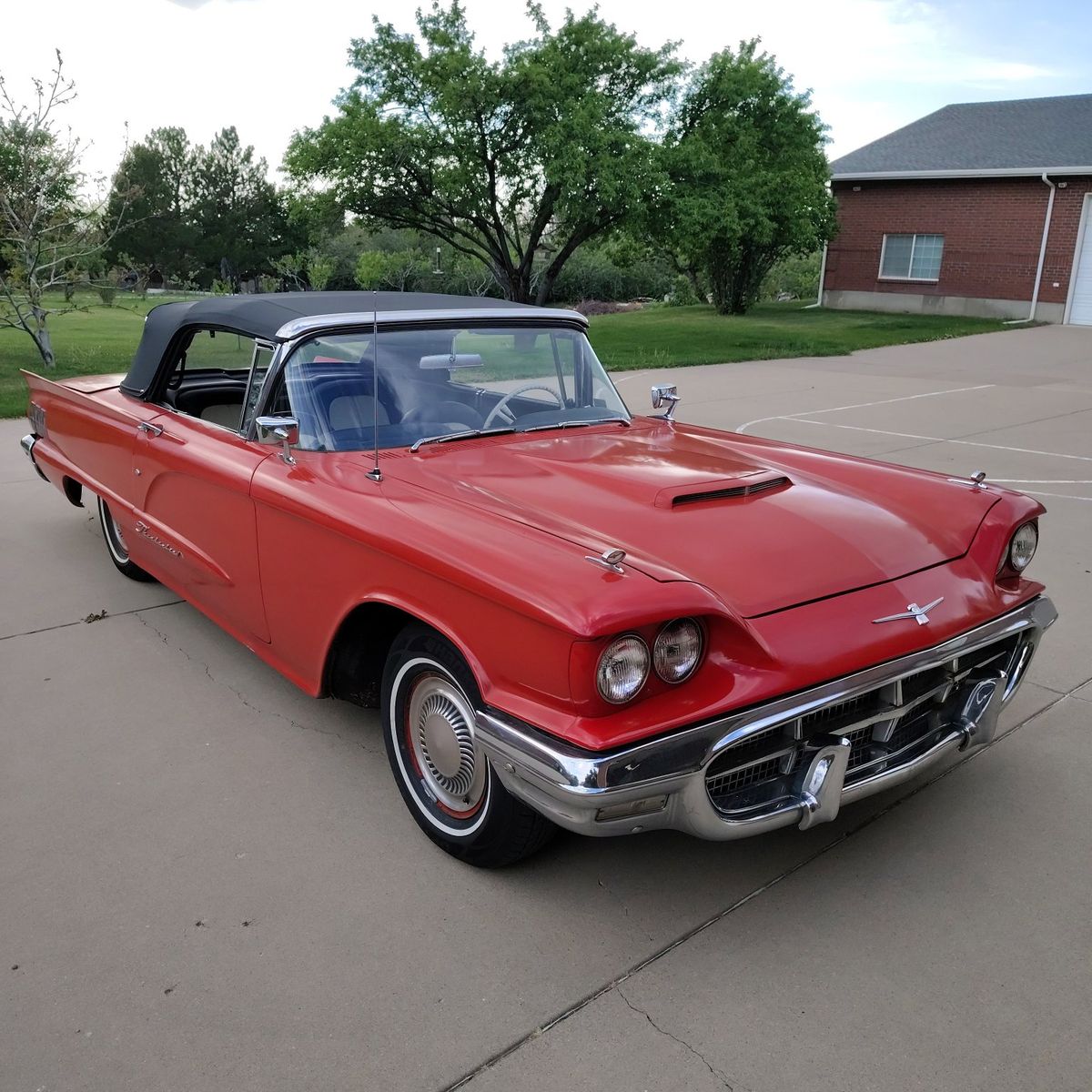 1960 Ford Thunderbird Deluxe