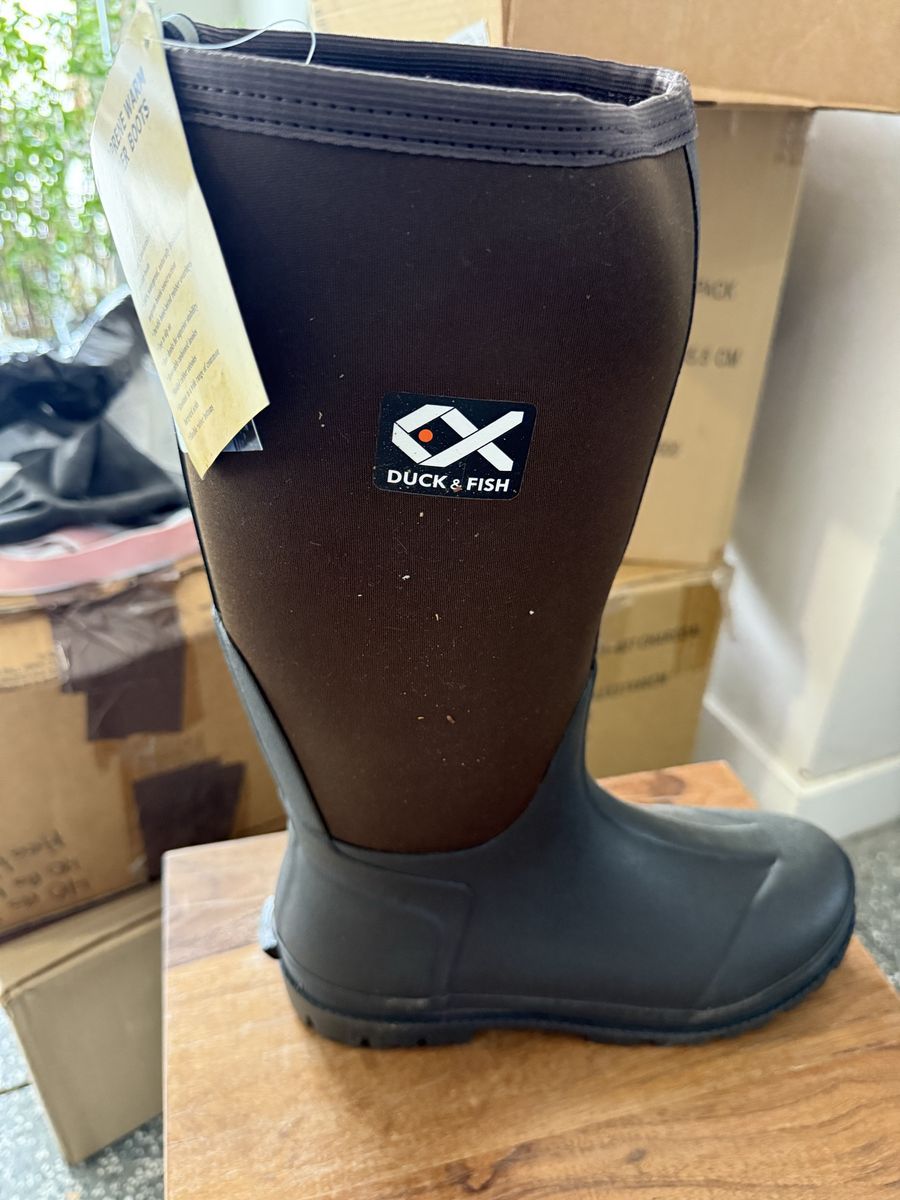 Waterproof men’s size 11 Duck & Fish