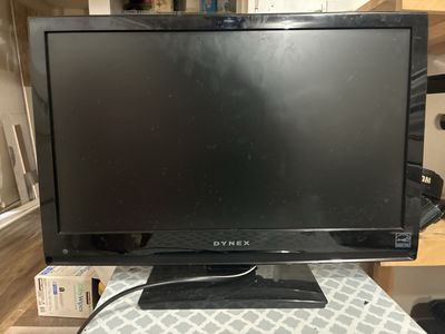 Dynex DX-L22-10A 22-Inch LCD TV - Used