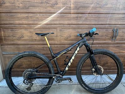 Trek Supercaliber 9.8 carbon XC mountain bike