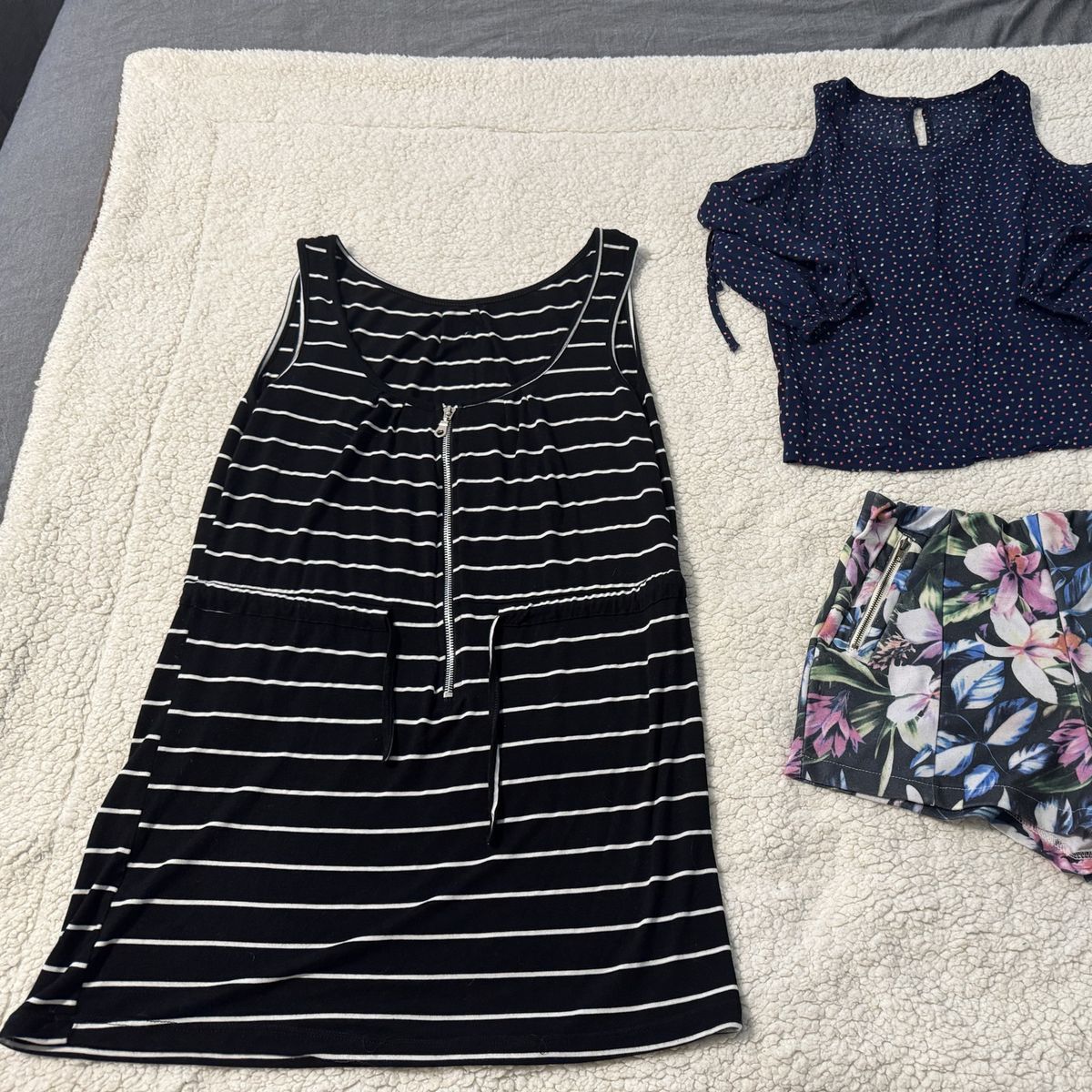 Women’s clothing bundle