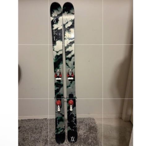 Völkl Katana 176 powder skis