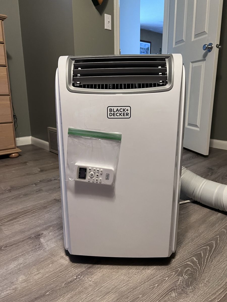 BLACK+DECKER 12,000 BTU Portable Air Conditioner BPACT12WT with Remote
