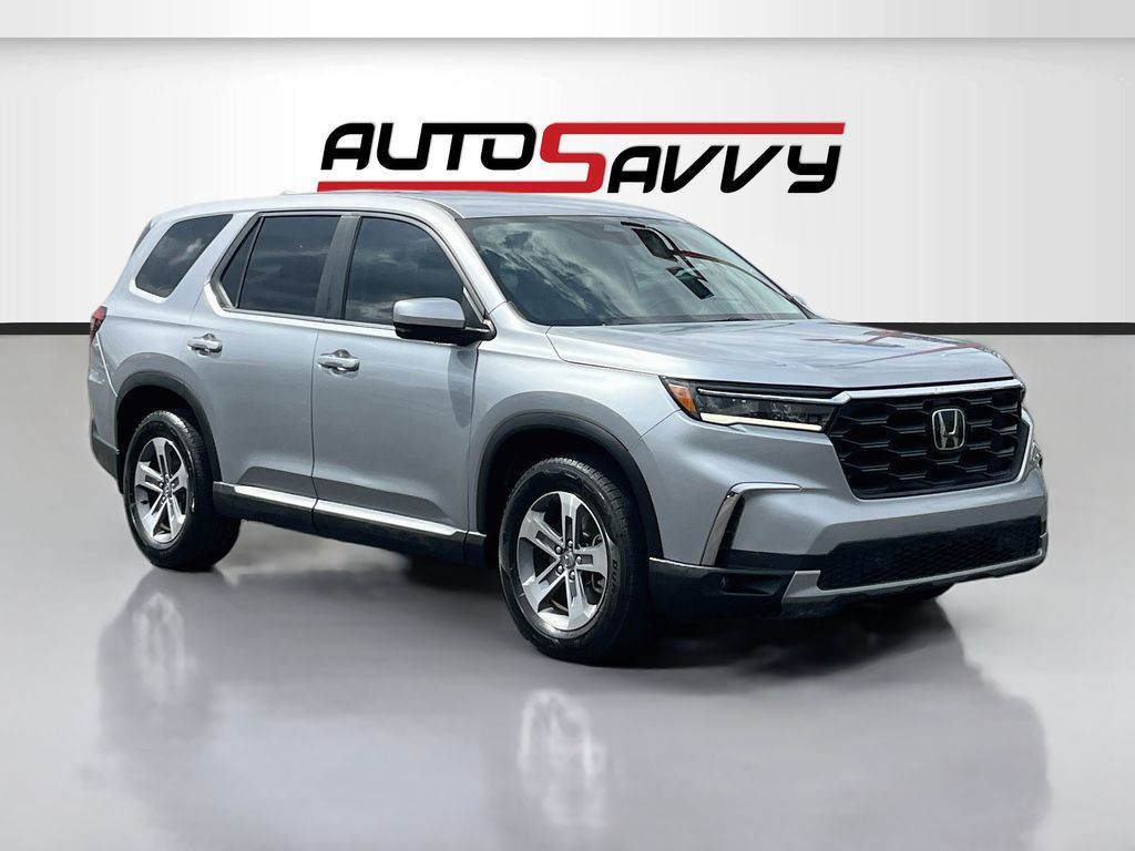 2024 Honda Pilot EX-L w/Rear Captain's Chairs