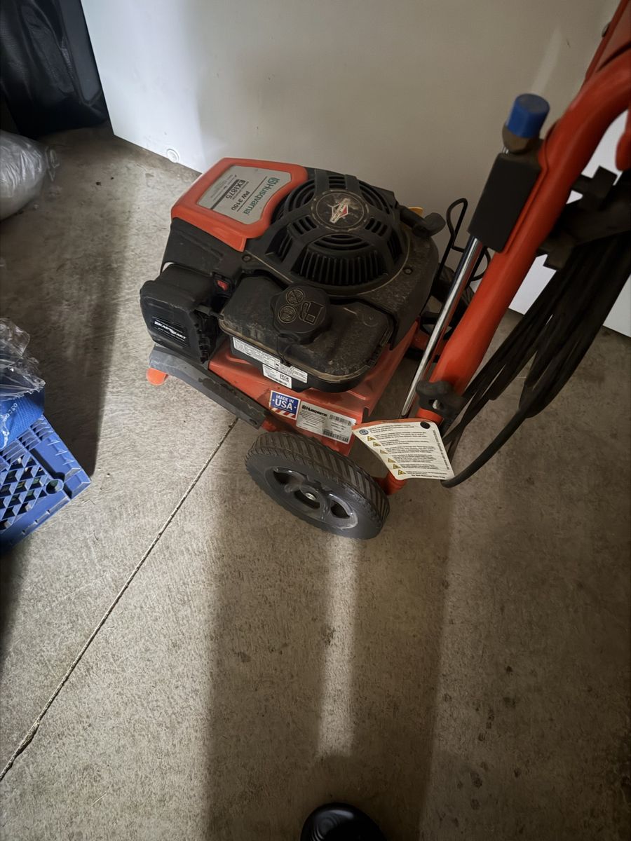 Husqvarna PW3100 Gas Pressure Washer - Briggs & Stratton EXi875 Engine