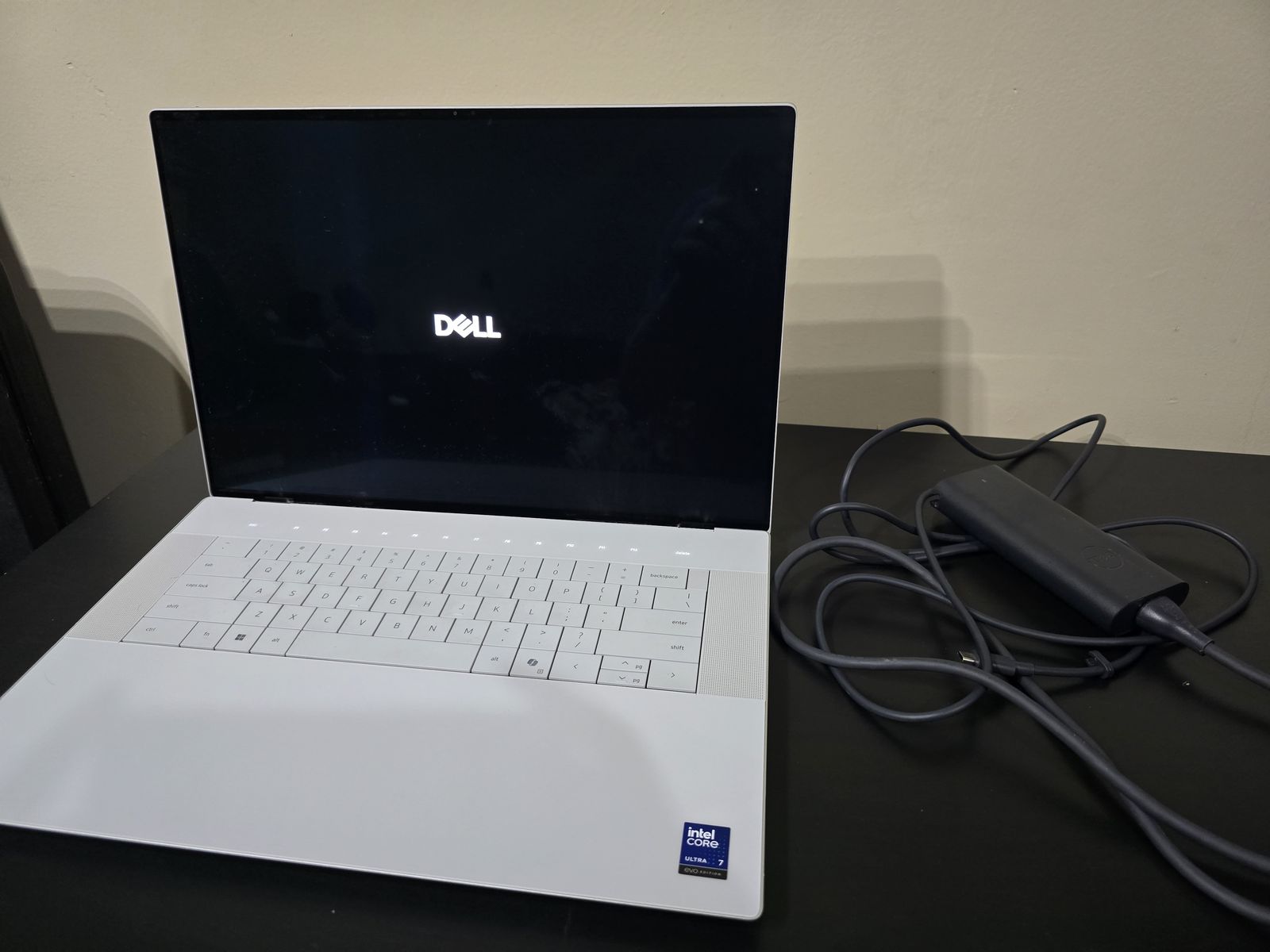 Dell 16" Premium Laptop - Intel Ultra 7 255H - 32GB Mem - RTX 5050 - 1TB