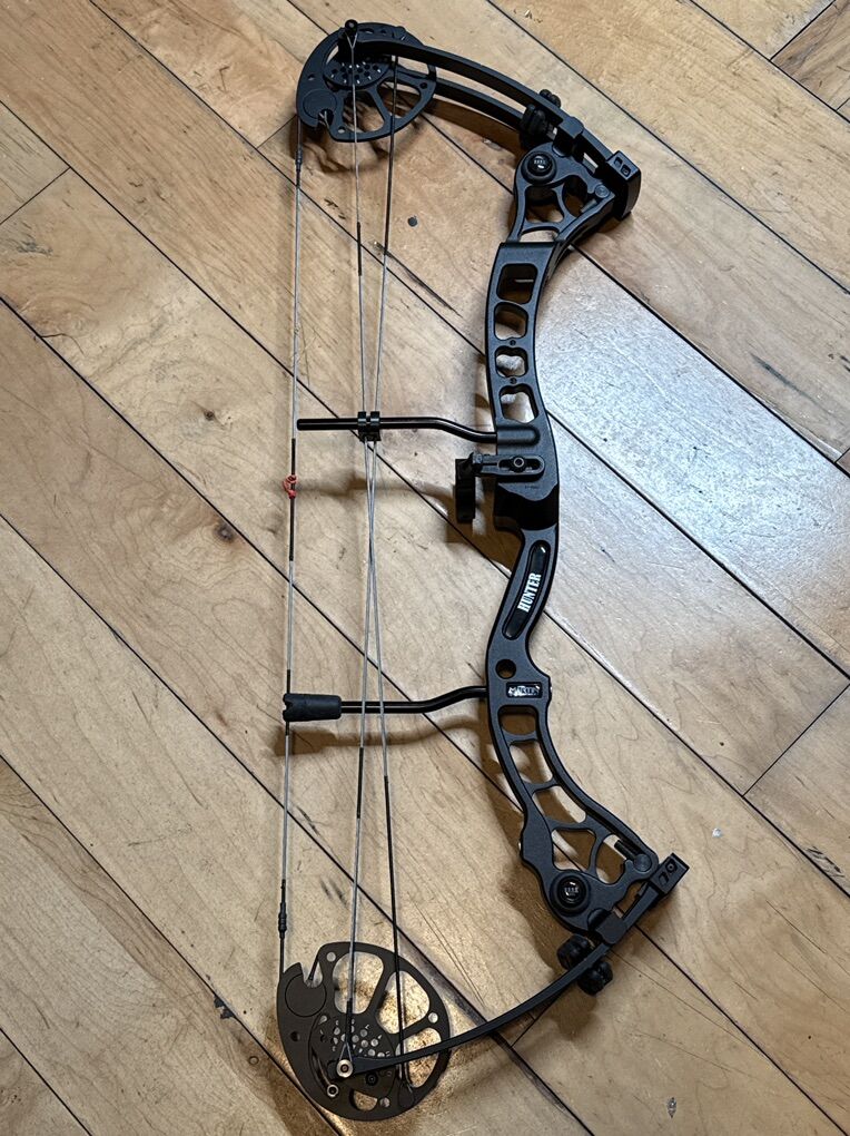 NEW Martin Champion Hunter 33 SD – Bow + Extras
