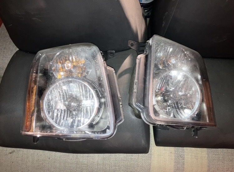 07-14 GMC Yukon XL Headlights