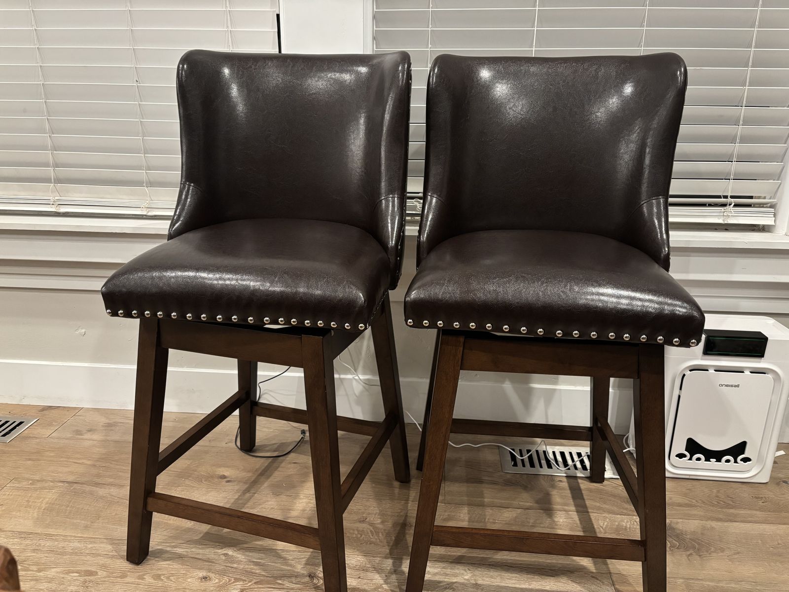 Swivel stools/chair
