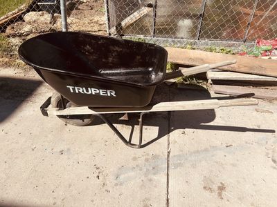 Wheelbarrow 6 Cubic Ft