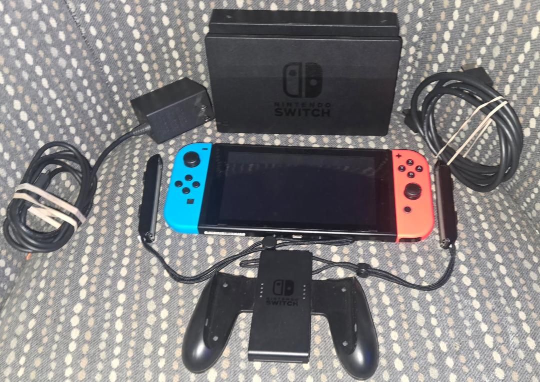 Nintendo Switch with tv dock! trades considered!