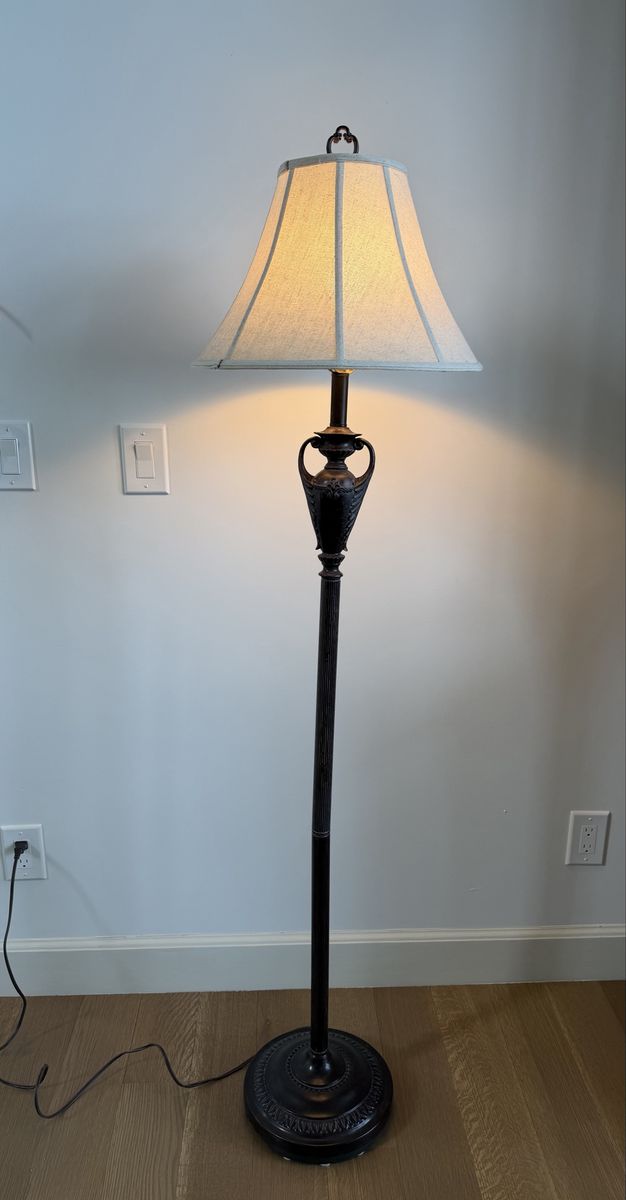 Main image 3