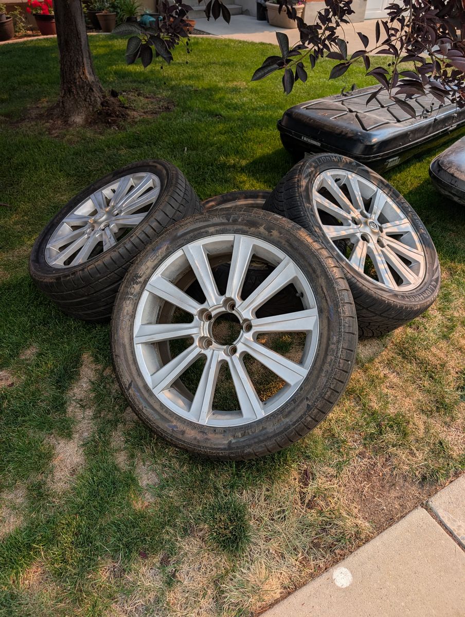 Set of 4 5 lug Toyota Tundra/Sequoia 20 inch Rims and Tires 305 40 R22