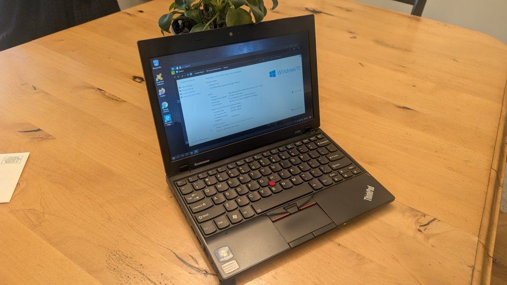 Lenovo Thinkpad x100e laptop notebook computer PC