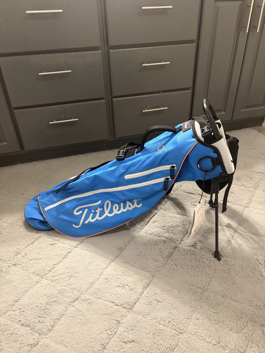 Titleist Par 3/Premium Carry Bag