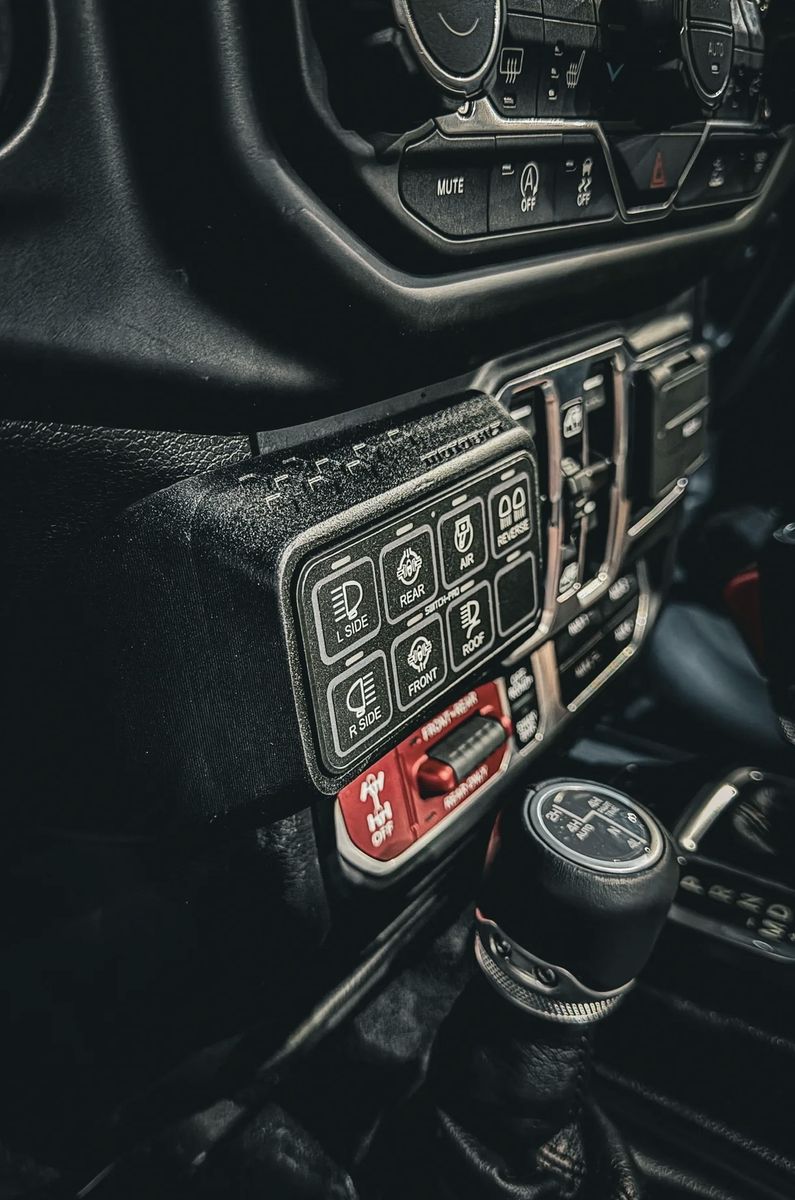MotoBilt Switch-Pro 9100 mount Jeep JL Wrangler JT