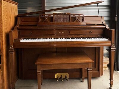 Kawai Console Piano – Made in Japan – Beautiful Tone – Well Cared For