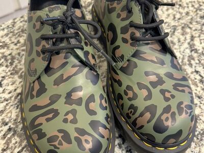 DR DOC MARTENS DISTORTED LEOPARD PRINT Leather Oxford Shoes M 9 W 10 Worn Once